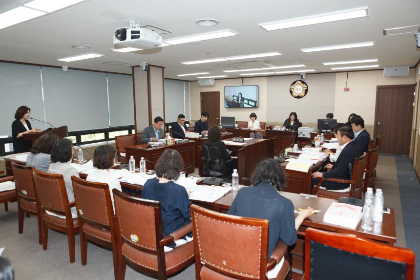 제261회 영등포구의회 제1차 정례회 사회건설위원회 추가경정예산안 심사