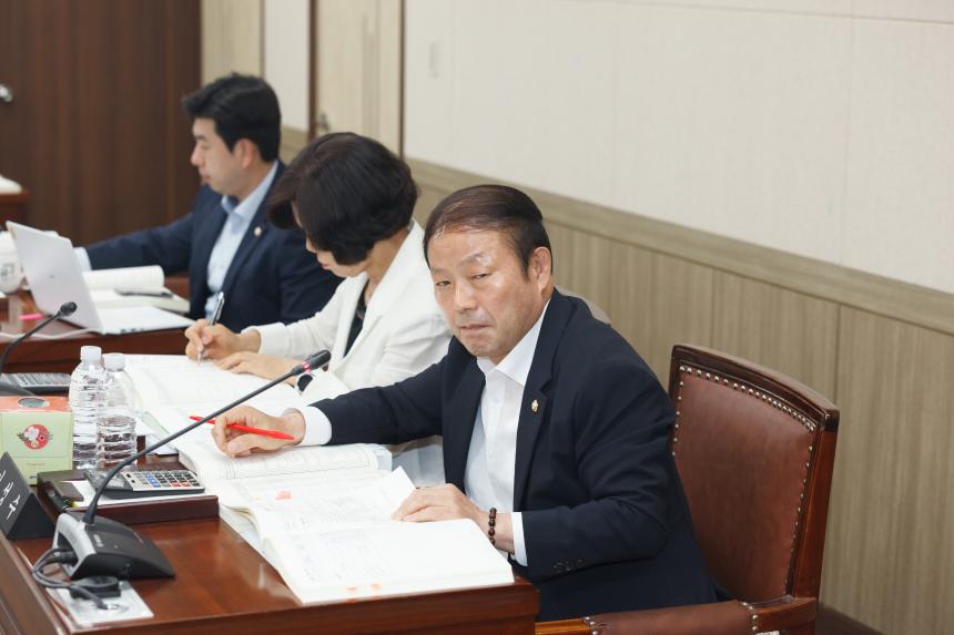 제261회 영등포구의회 제1차 정례회 사회건설위원회 추가경정예산안 심사