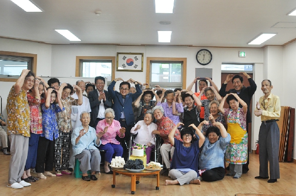 신길7동 구립 제1경로당 생일파티겸 사랑의 삼계탕 나눔행사