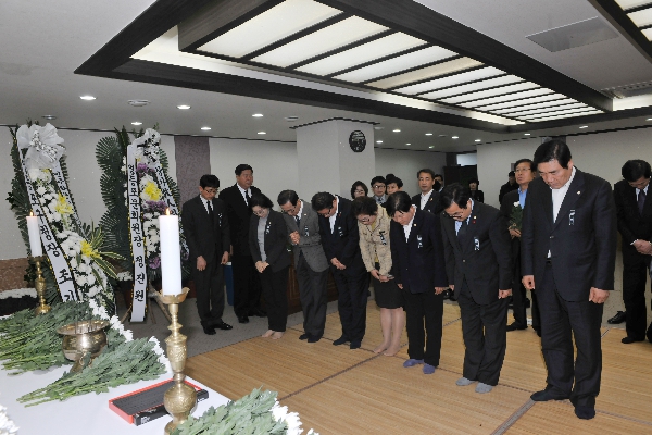 김영삼전대통령 분양소 조문