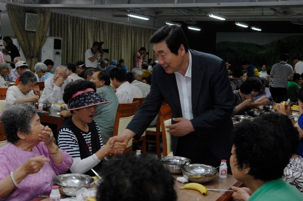 사랑의 밥차 배식봉사 (중앙교회)