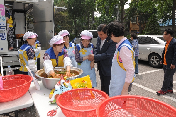 사랑의밥차 영은교회 방문