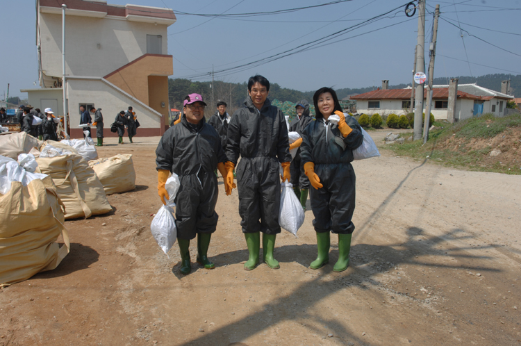 영등포구의회 의원 태안군 자원봉사활동(개목항)