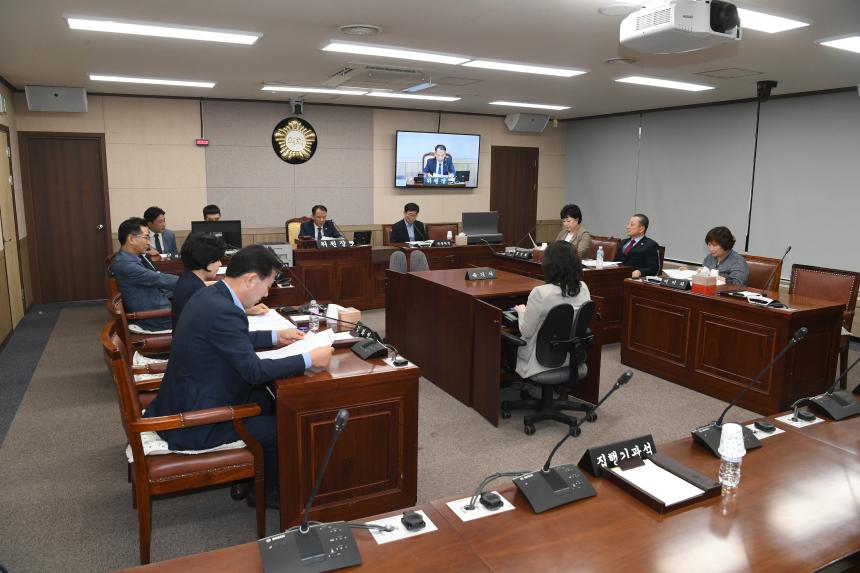 제215회 영등포구의회 임시회 현안업무보고 및 조례안심사