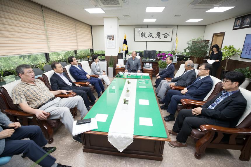 의원 공무국외연수 심사위원단 위촉장수여식