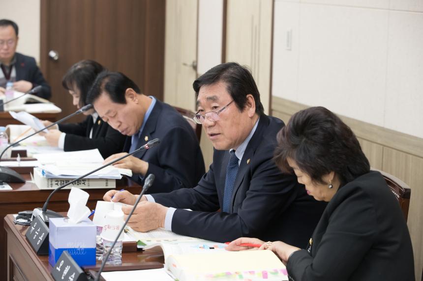 제218회 영등포구의회 제2차 정례회 사회건설위원회 조례안 등 심사