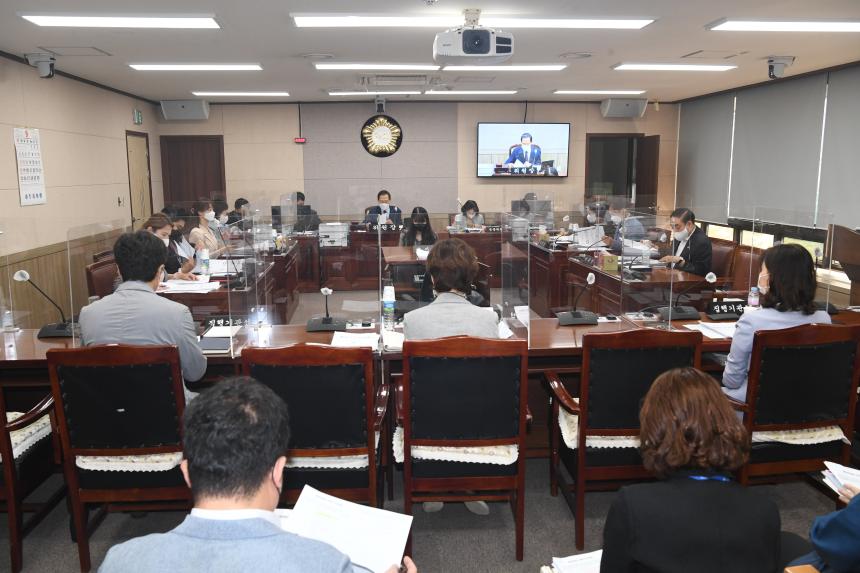 제239회 제1차 정례회 행정위원회 조례안심사