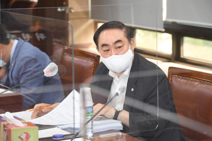 제239회 제1차 정례회 행정위원회 조례안심사