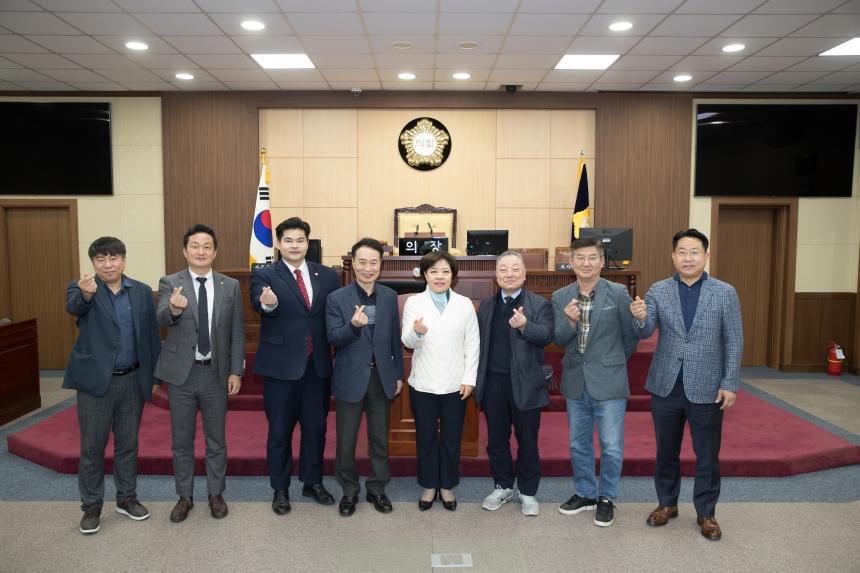로스트홀스 간담회