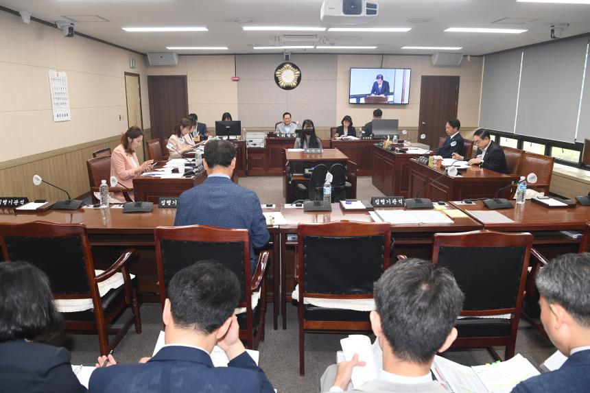 제245회 영등포구의회 제1차 정례회 행정위원회 업무보고