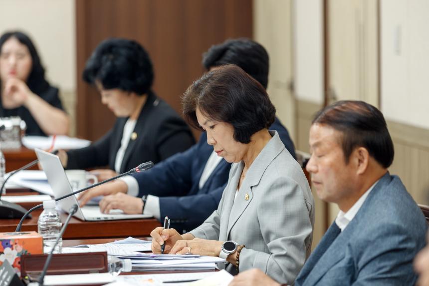 제261회 영등포구의회 제1차 정례회 사회건설위원회 업무보고