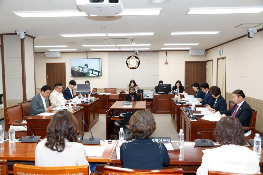 제264회 영등포구의회 임시회 사회건설위원회 조례안 등 심사