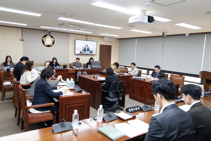 제268회 영등포구의회 임시회 행정위원회 조례안등심사